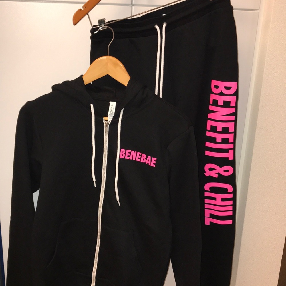 Benefit sweatshirt and sweatpants set